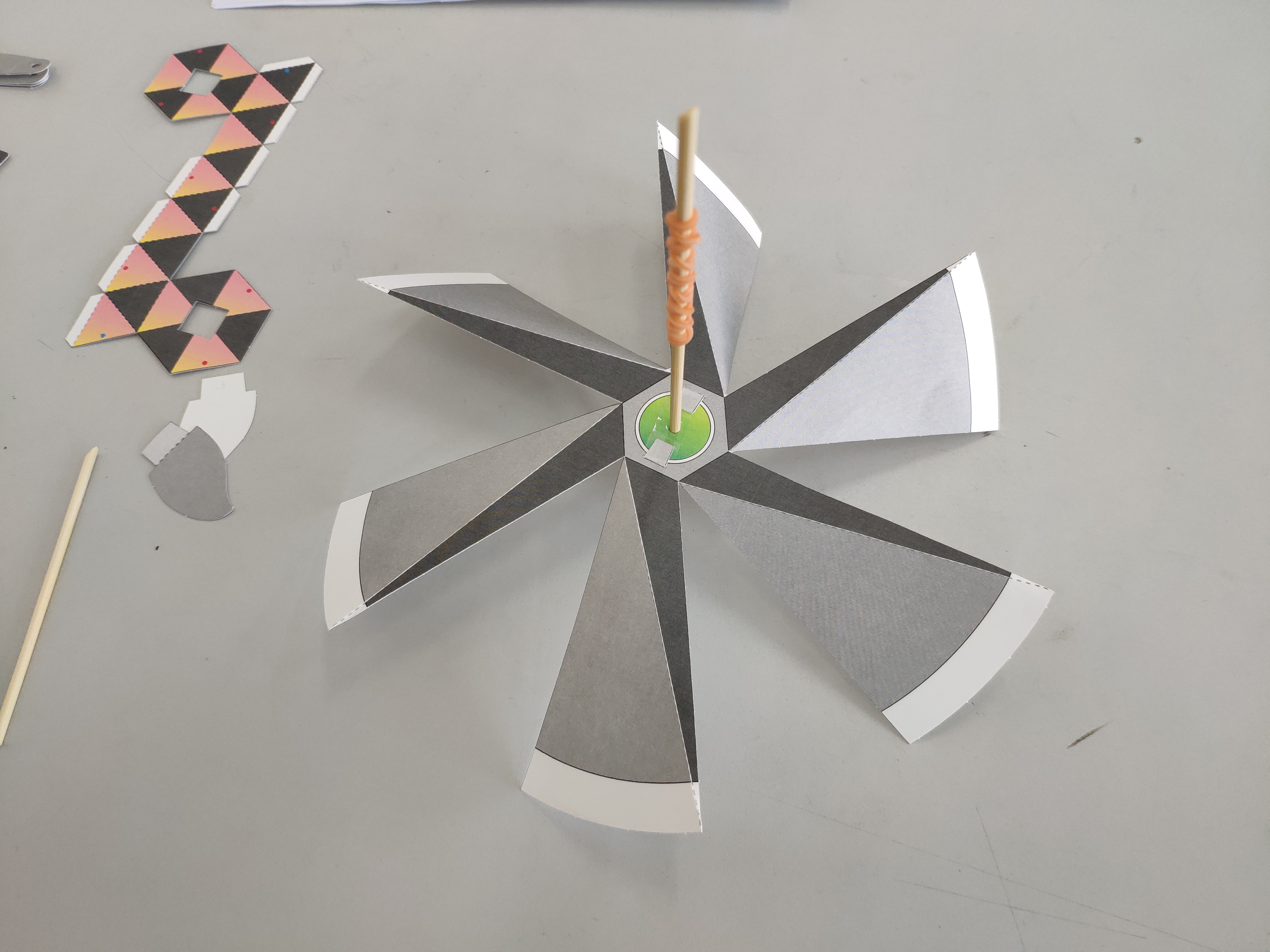 【折纸机器人】非常帅气的黑白机器人，教你用纸折出来！_哔哩哔哩_bilibili