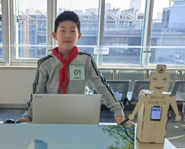 AIGC 2024_我和AI用行空板玩石头剪刀布游戏