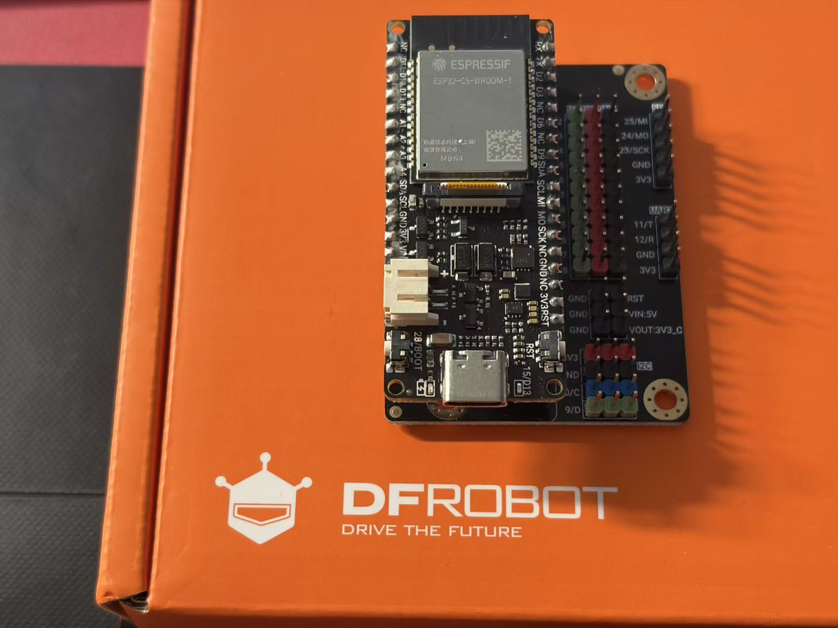 DFRobot ESP32-C5 构建更流畅、更可靠的智能设备网络