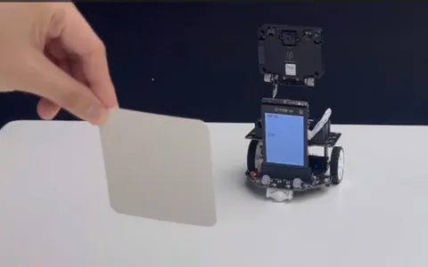 【二哈识图2 系列教程】基于物体追踪的自动跟随行李箱